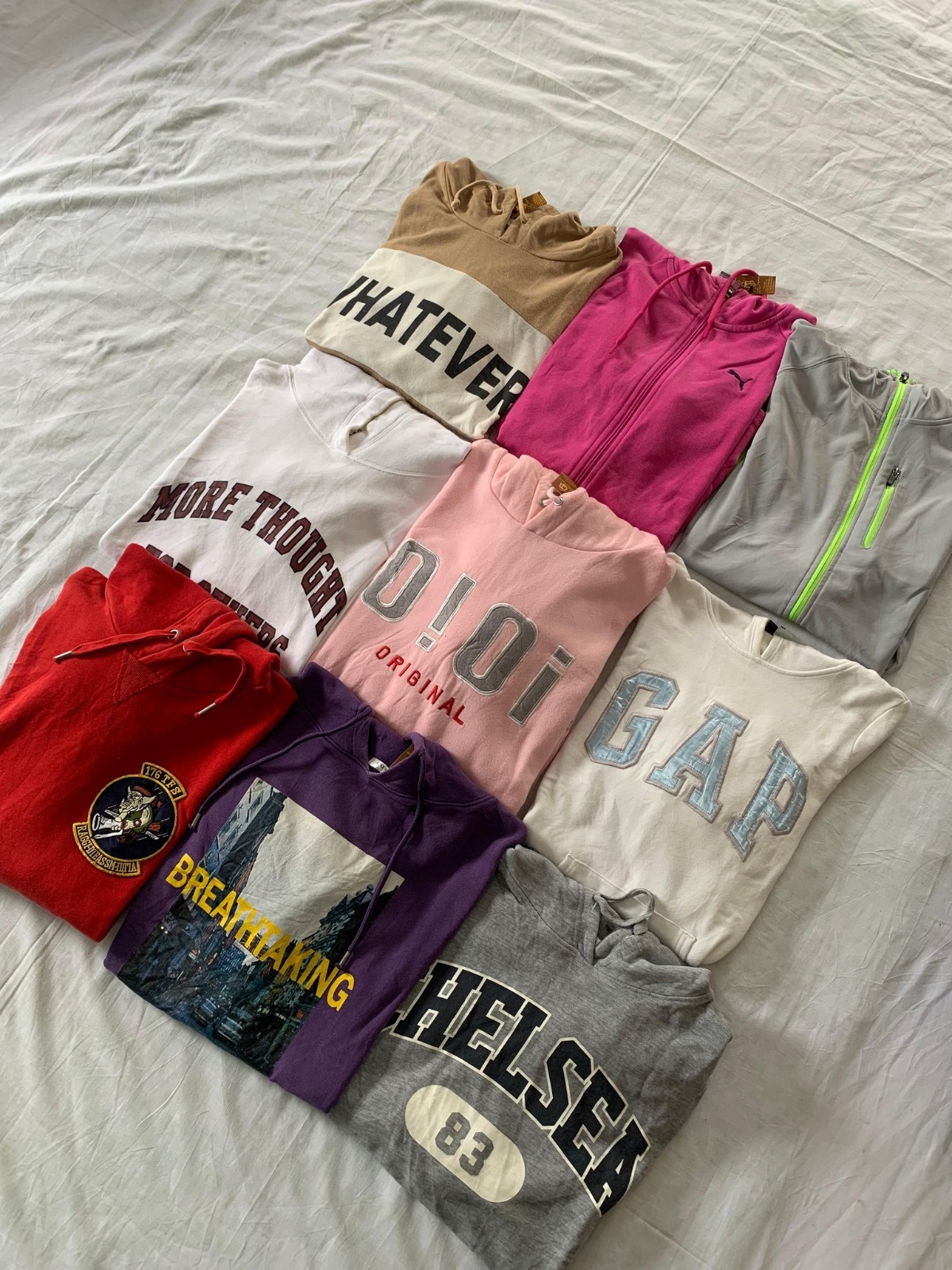 Koleksi Baju dan Hoodie Pria dan Wanita Dengan Harga Yang Terjangkau Segara Keep Sebelum Kehabisan